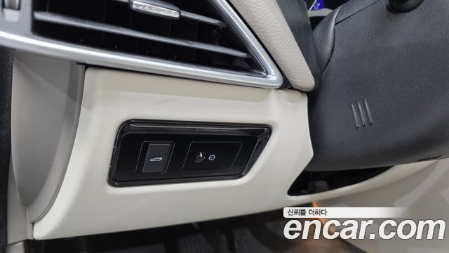 Jaguar XE 2016 — photo 18