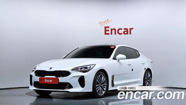 Kia Stinger 2018 — photo 1