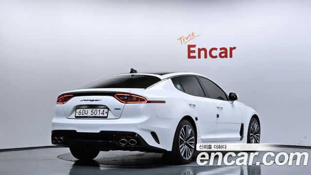 Kia Stinger 2018 — photo 2