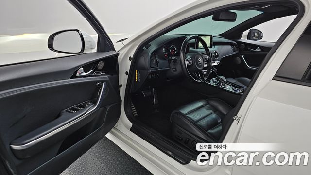 Kia Stinger 2018 — photo 13