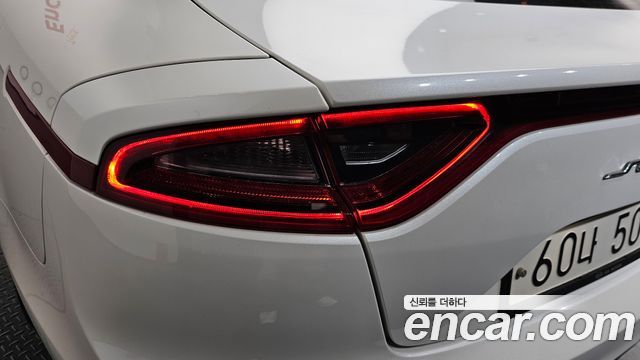 Kia Stinger 2018 — photo 9