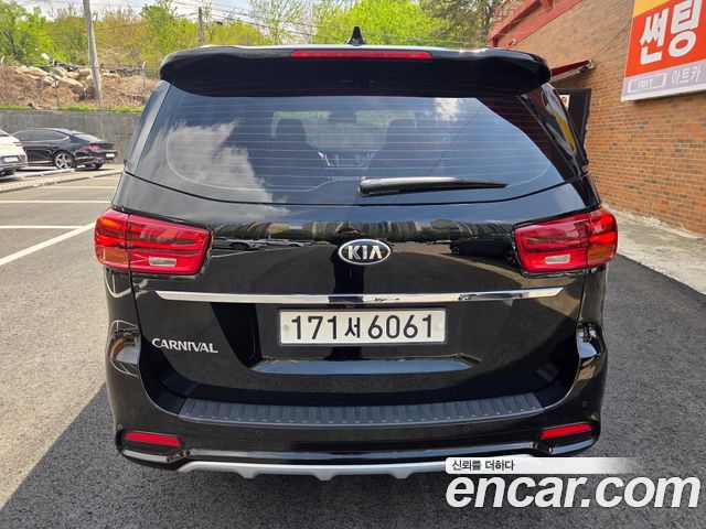 Kia Canival 2019 — photo 2