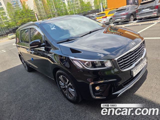 Kia Canival 2019 — photo 3