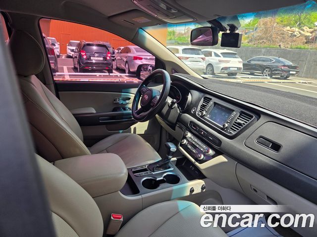 Kia Canival 2019 — photo 18
