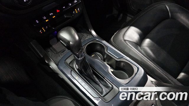 Chevrolet Korea Colorado 2022 — photo 12