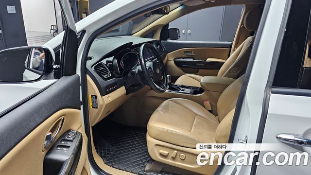 Kia Canival 2020 — photo 13