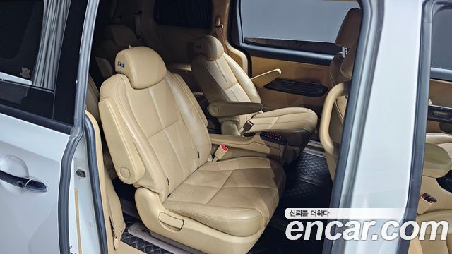 Kia Canival 2020 — photo 18