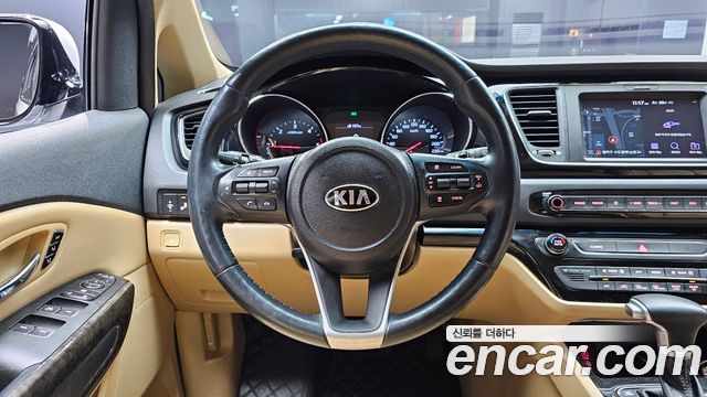 Kia Canival 2020 — photo 19