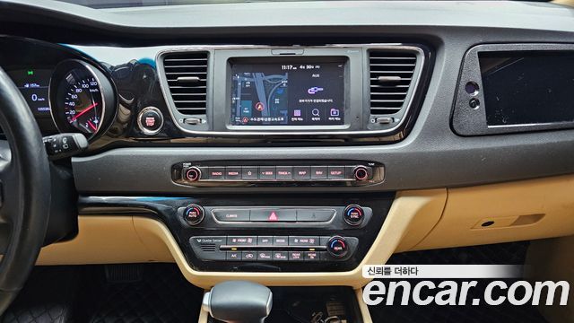 Kia Canival 2020 — photo 20