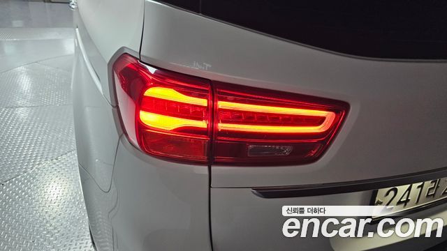 Kia Canival 2020 — photo 9