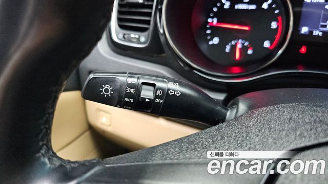 Kia Canival 2020 — photo 34