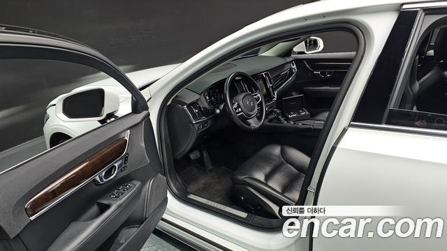 Volvo S90 2017 — photo 10