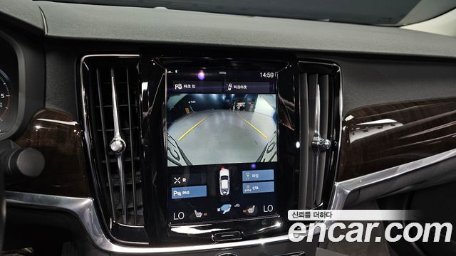Volvo S90 2017 — photo 14