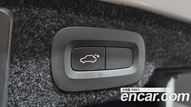 Volvo S90 2017 — photo 18
