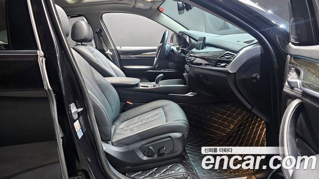 BMW X6 2018 — photo 16