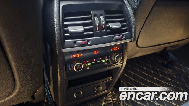 BMW X6 2018 — photo 29