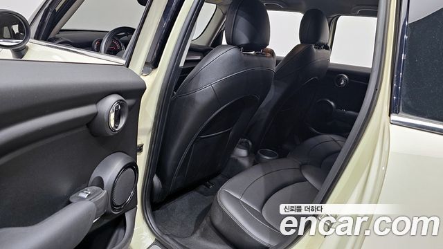 Mini Cooper 2018 — photo 12