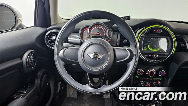 Mini Cooper 2018 — photo 13