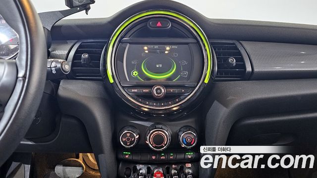 Mini Cooper 2018 — photo 14
