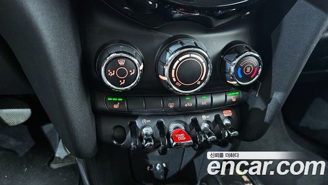 Mini Cooper 2018 — photo 17