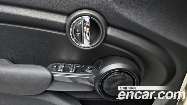 Mini Cooper 2018 — photo 19