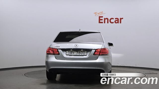 Mercedes-Benz E-Class 2014 — photo 4