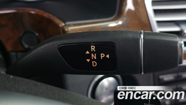 Mercedes-Benz E-Class 2014 — photo 9