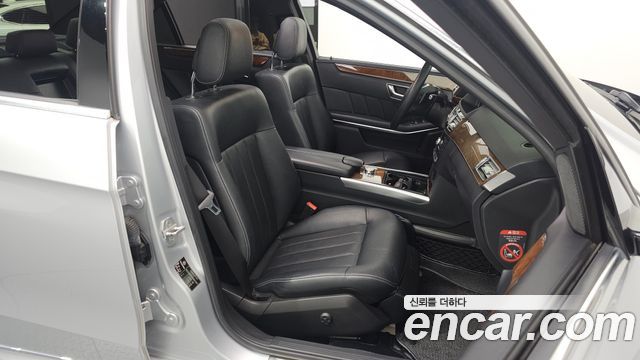 Mercedes-Benz E-Class 2014 — photo 11