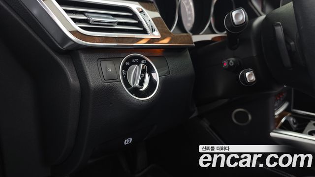 Mercedes-Benz E-Class 2014 — photo 16