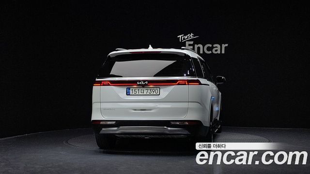 Kia Canival 2023 — photo 4