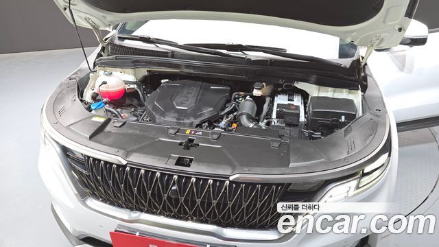 Kia Canival 2023 — photo 6