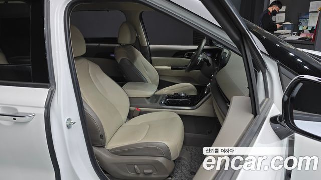 Kia Canival 2023 — photo 12