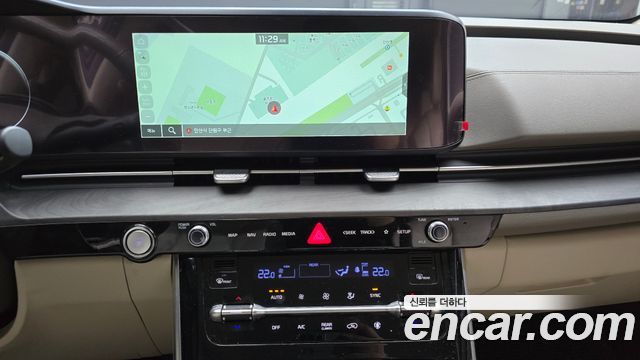 Kia Canival 2023 — photo 17