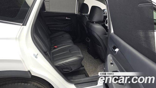 Hyundai Santafe 2023 — photo 17