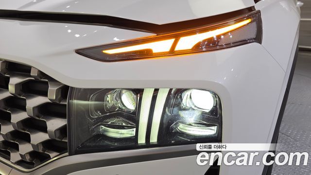 Hyundai Santafe 2023 — photo 8