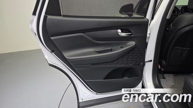 Hyundai Santafe 2023 — photo 15