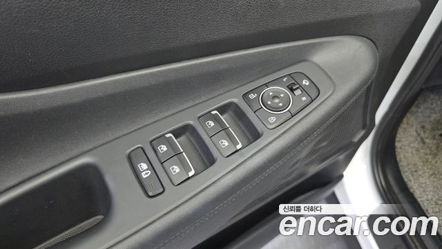 Hyundai Santafe 2023 — photo 28