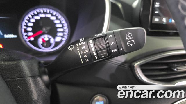 Hyundai Santafe 2023 — photo 29