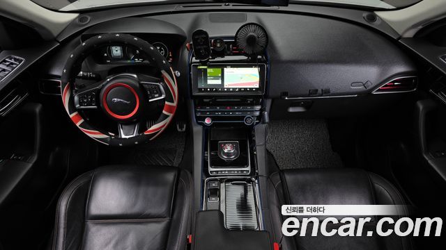 Jaguar F-PACE 2018 — photo 7