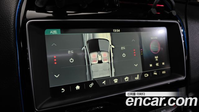 Jaguar F-PACE 2018 — photo 13