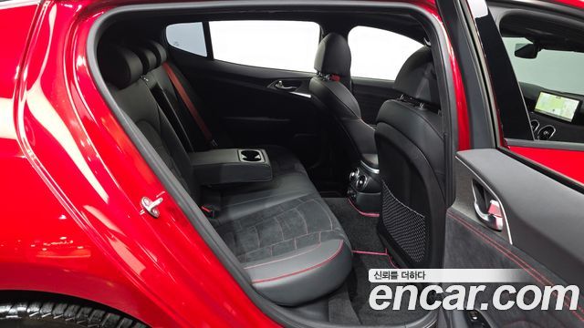 Kia Stinger 2023 — photo 18