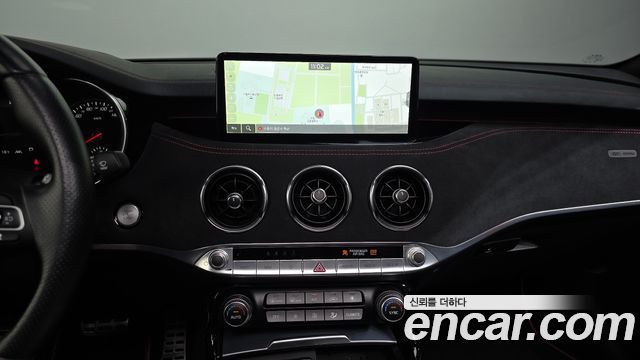 Kia Stinger 2023 — photo 19