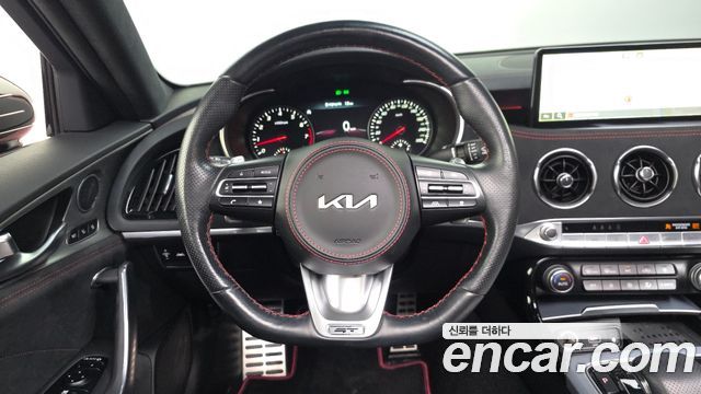 Kia Stinger 2023 — photo 20