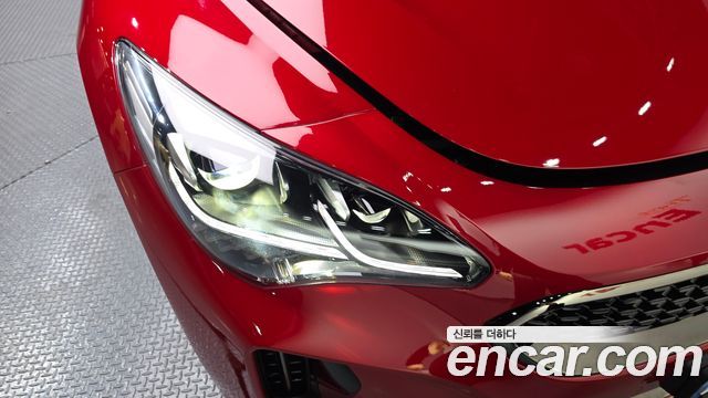 Kia Stinger 2023 — photo 8