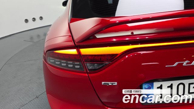 Kia Stinger 2023 — photo 9