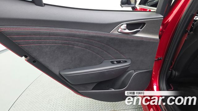 Kia Stinger 2023 — photo 15