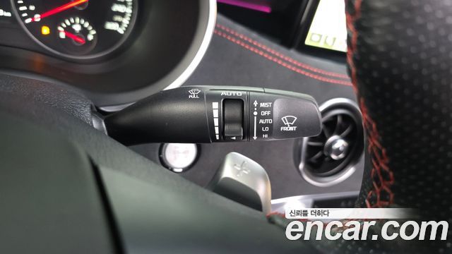 Kia Stinger 2023 — photo 29