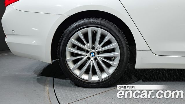 BMW 5-Series 2018 — photo 5