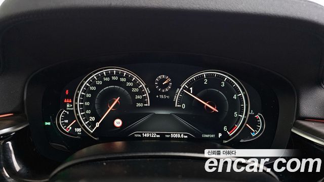 BMW 5-Series 2018 — photo 8