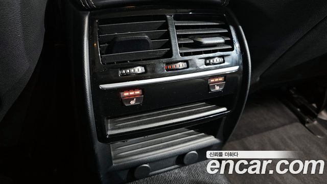 BMW 5-Series 2018 — photo 17